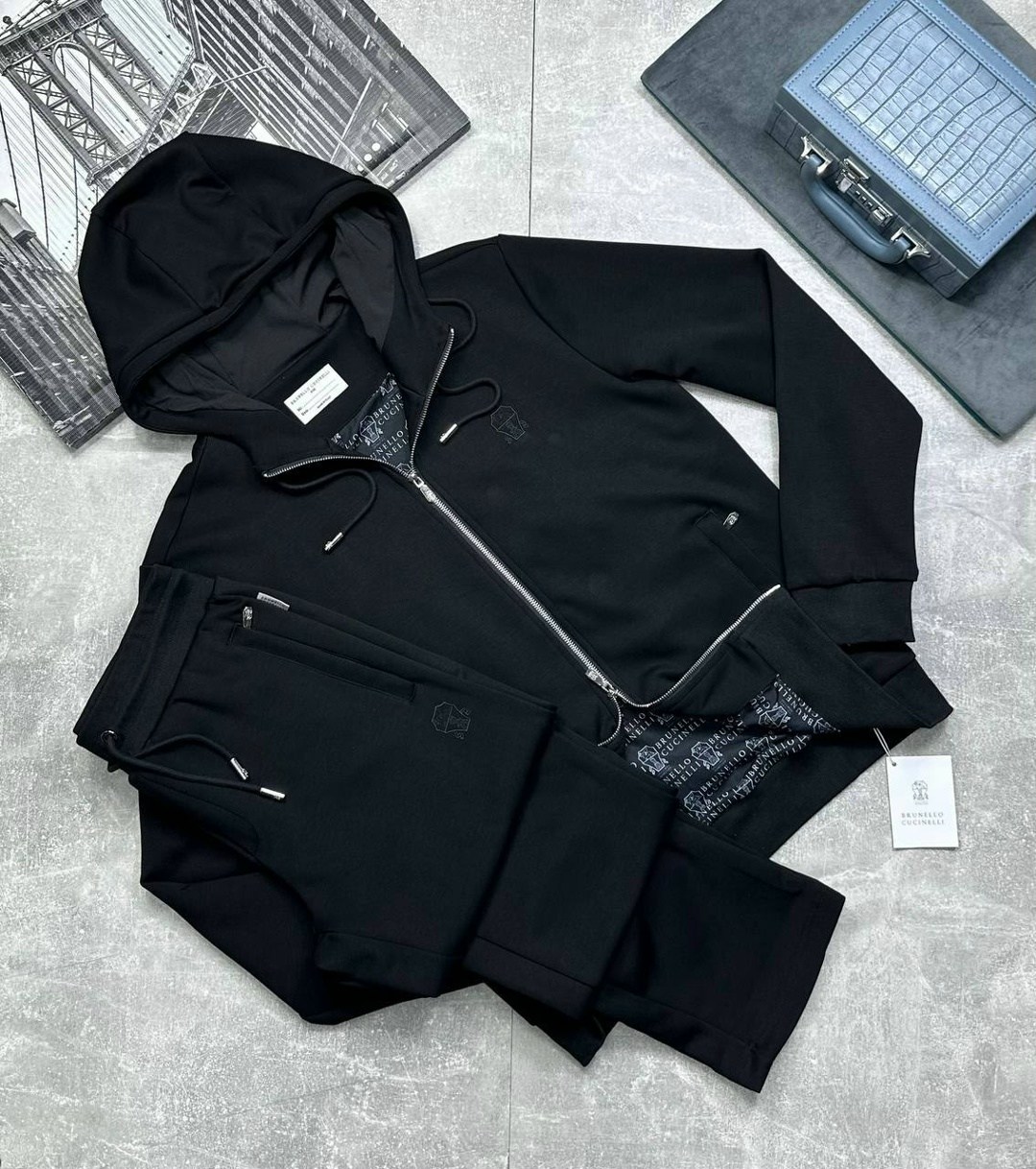 спортивный костюм brunello cucinelli,спортивный костюм armani,мужской спортивный костюм,спортивный костюм