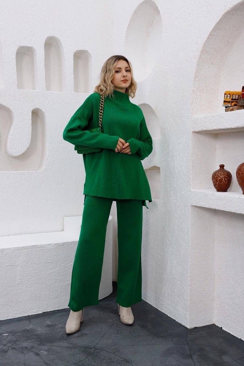костюмы брючные,трикотажные костюмы,женский трикотажный костюм,салатовый брючный костюм женский,костюм женский