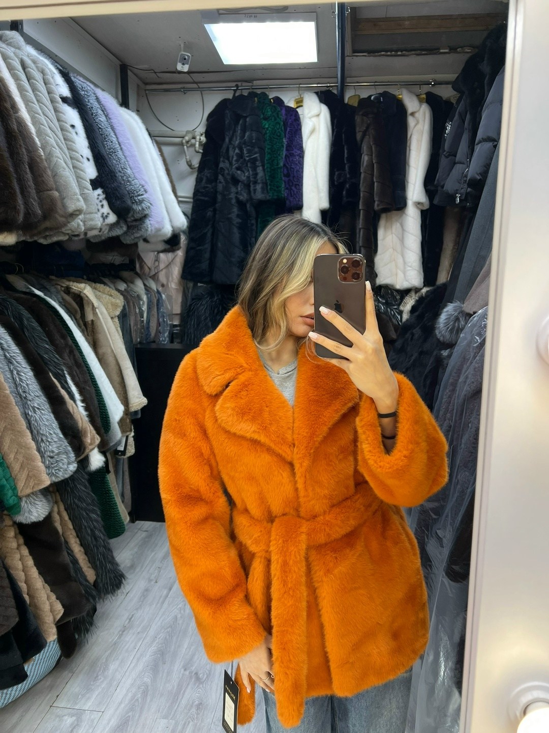 оранжевая шуба,шубка,женская шуба,шуба искусственная,шуба из экомеха