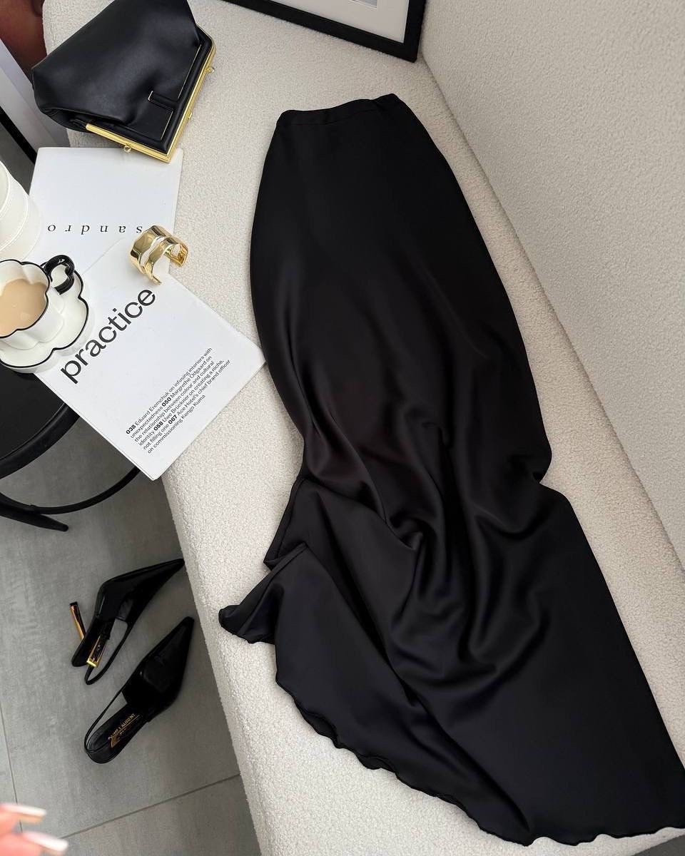 образ с атласной юбкой,атласная юбка,юбка мода,атласная юбка миди,шелковая юбка миди