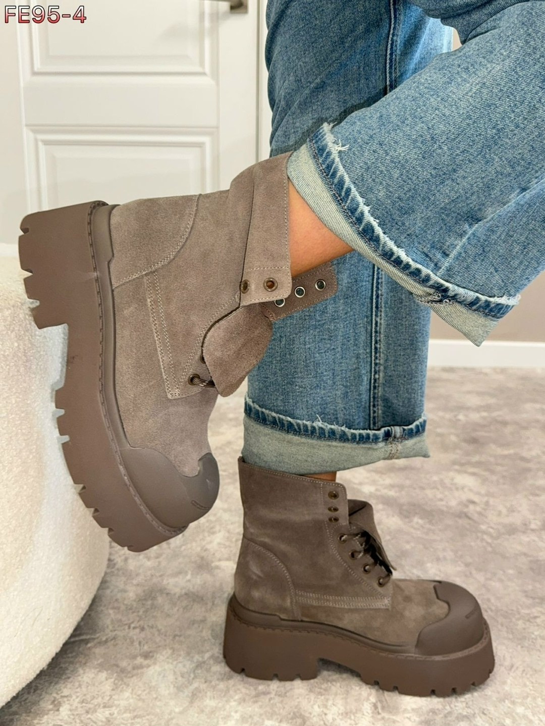 ботинки,,ботинки бежевые,ботинки замш,ботинки замшевые miu miu