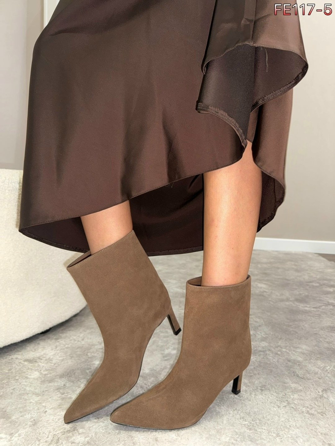 замшевые женские ботильоны с острым носком на,женские ботильоны с острым носком на тонком каблуке с молнией,женские ботильоны с острым носком,ботильоны на тонком низком каблуке с острым носком,женские