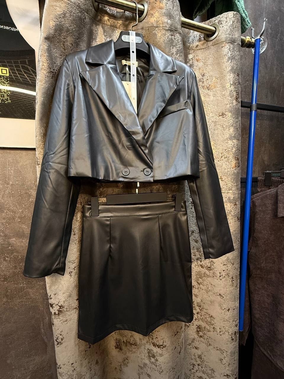 кожаная куртка,кожаная куртка женская,короткая куртка,женская короткая куртка из искусственной кожи,короткая куртка из искусственной кожи