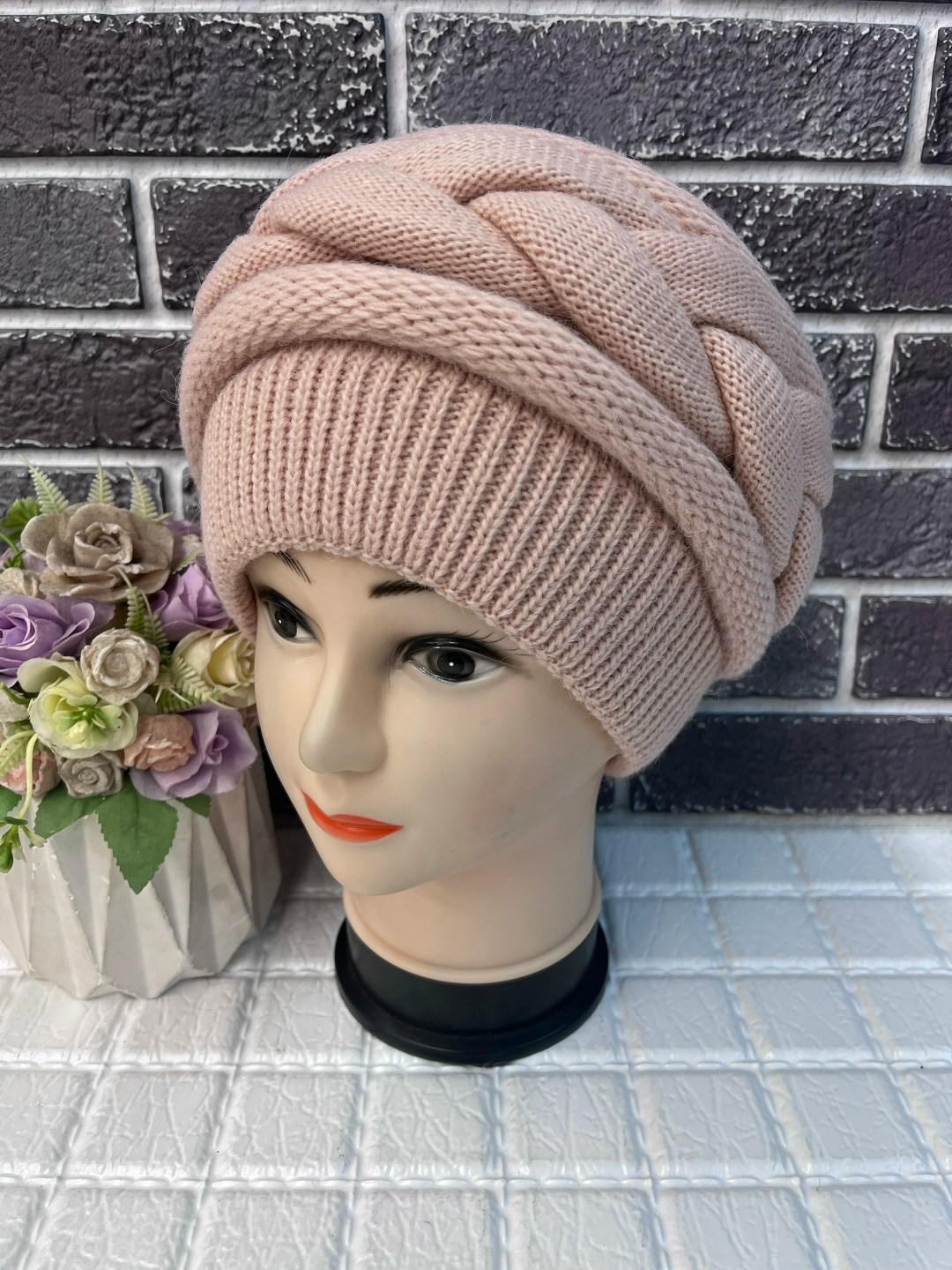 женская вязаная шапка,вязаная шапка,шапка зимняя вязаная,вязаные шапки для женщин,шапка женская