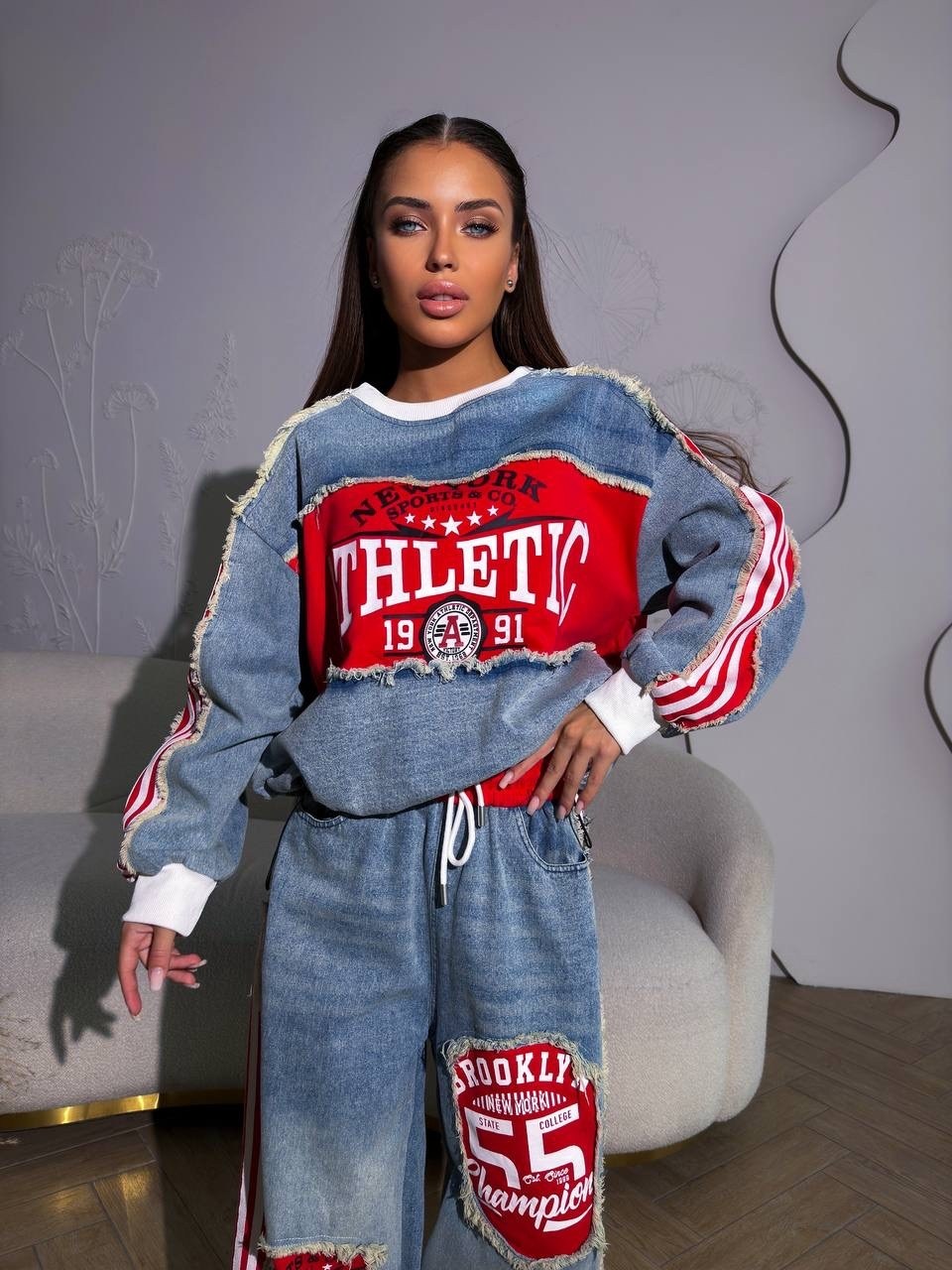 джинсы с лампасами,женский костюм,джинсы комбинированные,костюм дизайнерский,спортивный костюм