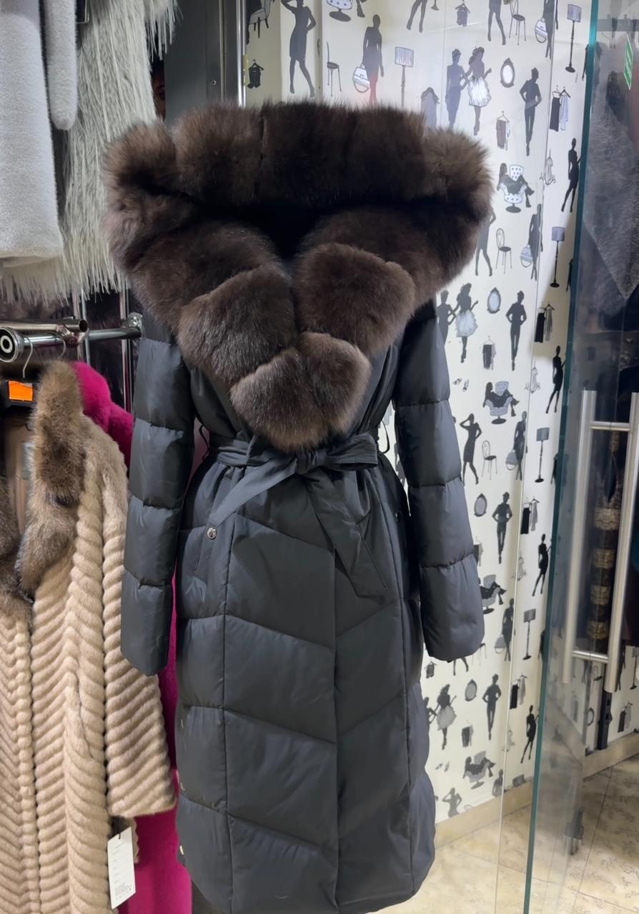 пуховик с натуральным мехом,женский пуховик с натуральным мехом,куртка пуховик мех финиский песец с капюшоном,пуховик с натуральным мехом песца с капюшоном длина 120,пуховик женский