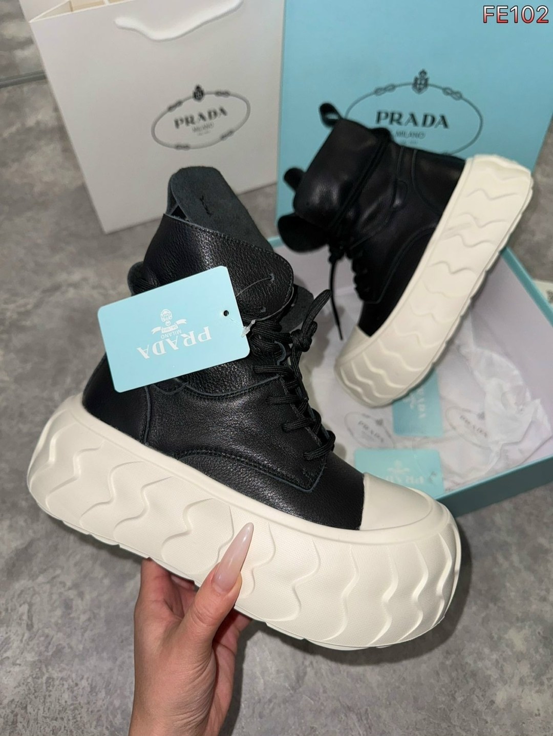 дутики prada,женская ,,кроссовки prada,дутыши prada