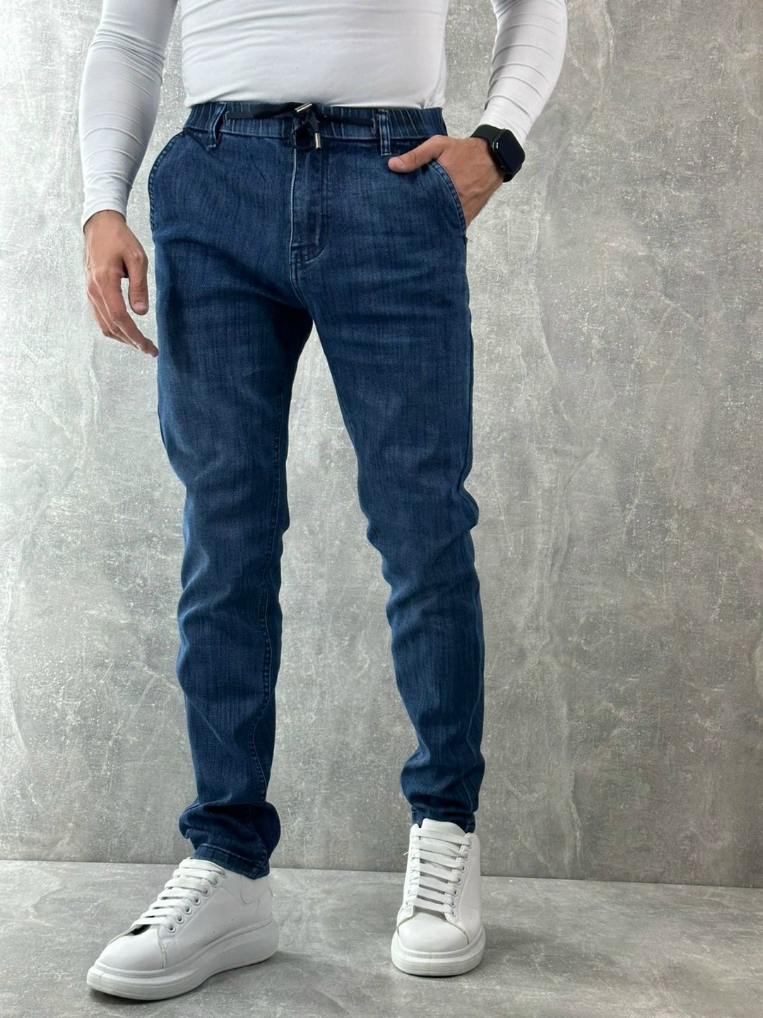 джинсы мужские,джинсы на мужчине,модные мужские джинсы,джинсы мужские светлые,мужские джинсы зауженные