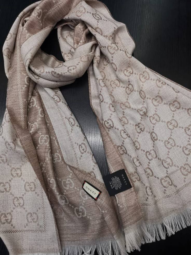 палантин гуччи кашемир,шарф gucci,шарф гуччи,шарф гуччи оригинал,шарф гуччи женский