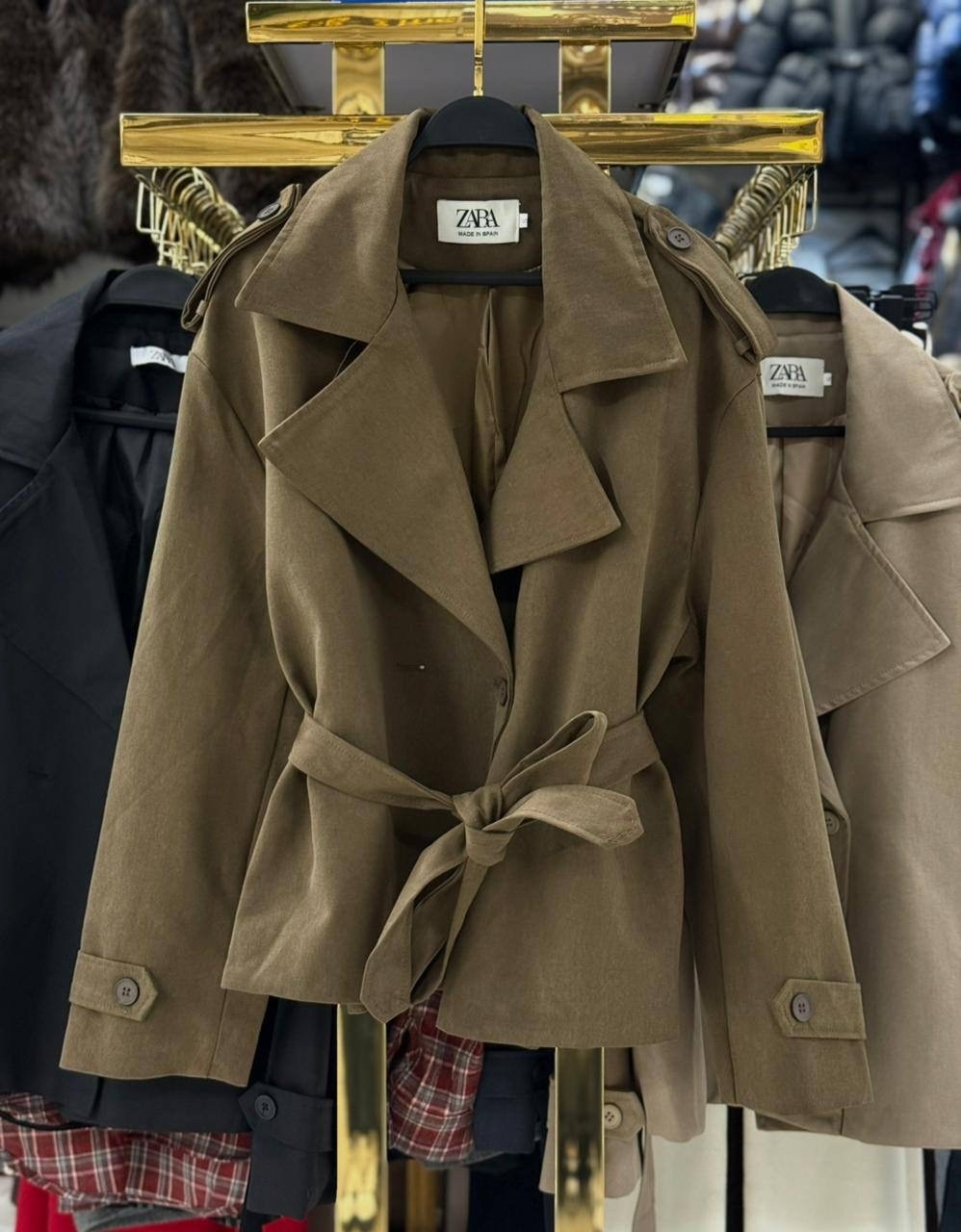 короткий тренч,тренч женский,тренч бежевый,тренч с поясом