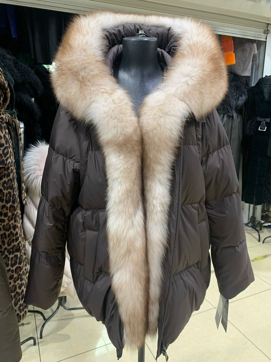 пуховик с натуральным мехом,пуховик женский с натуральным мехом,куртка пуховик с натуральным мехом женская,пуховик,женский пуховик