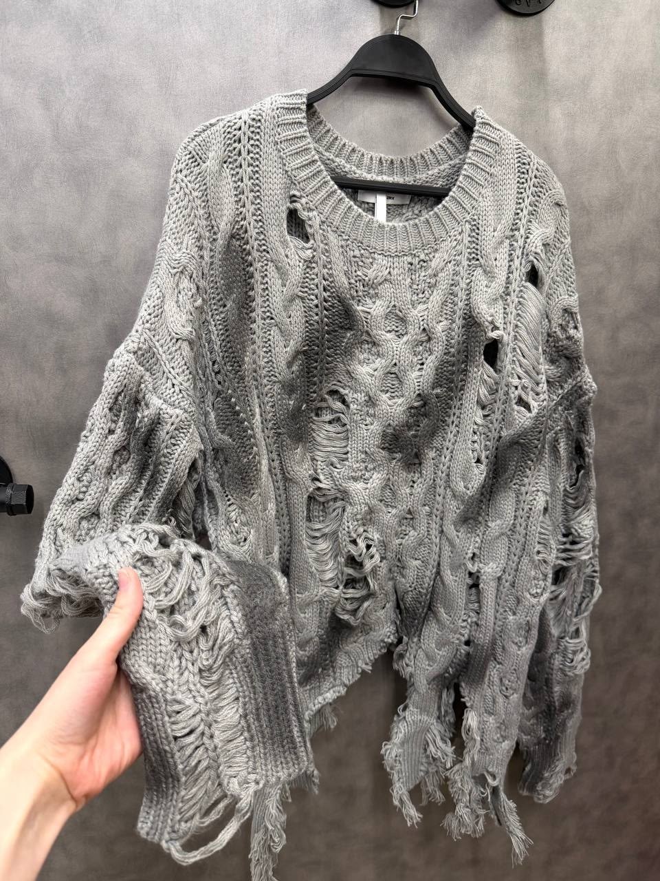 рваный свитер оверсайз в корейском стиле y2k,свитер оверсайз,рваный свитер,рваный свитер дизайнер,рваный свитер оверсайз в корейском стиле y2k curtine