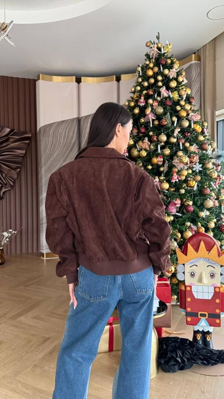 бомбер укороченный оверсайз замшевый куртка рабочего тренд saint shine,бомбер замшевый оверсайз ponto russo,женская куртка бомбер из эко замши коричневого цвета,куртка бомбер замшевая оверсайз lofus,з