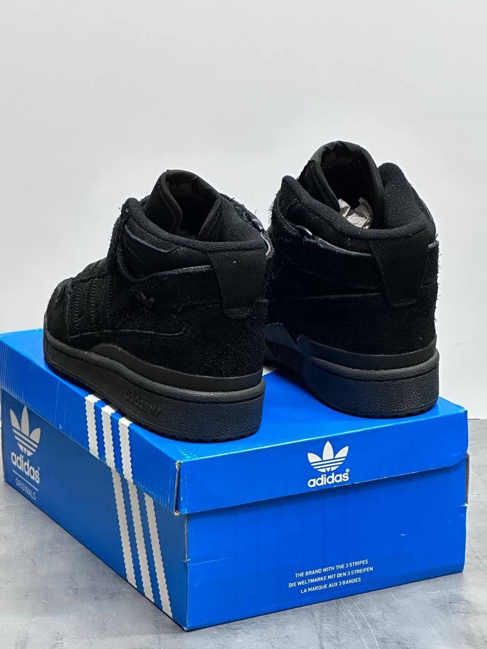 зимние кроссовки adidas,кроссовки adidas,кроссовки adidas forum mid triple black черный,кроссовки adidas forum mid 'triple black',зимние мужские кроссовки adidas