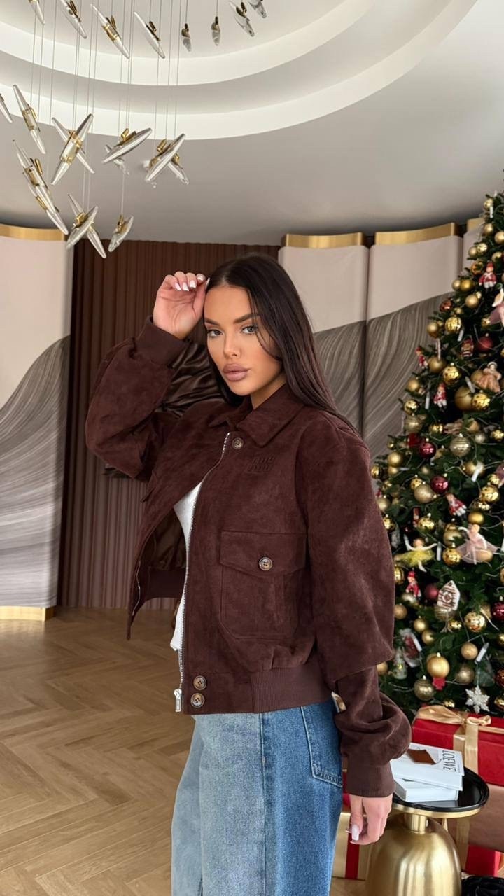бомбер укороченный оверсайз замшевый куртка рабочего тренд saint shine,бомбер замшевый оверсайз ponto russo,женская куртка бомбер из эко замши коричневого цвета,куртка бомбер замшевая оверсайз lofus,з