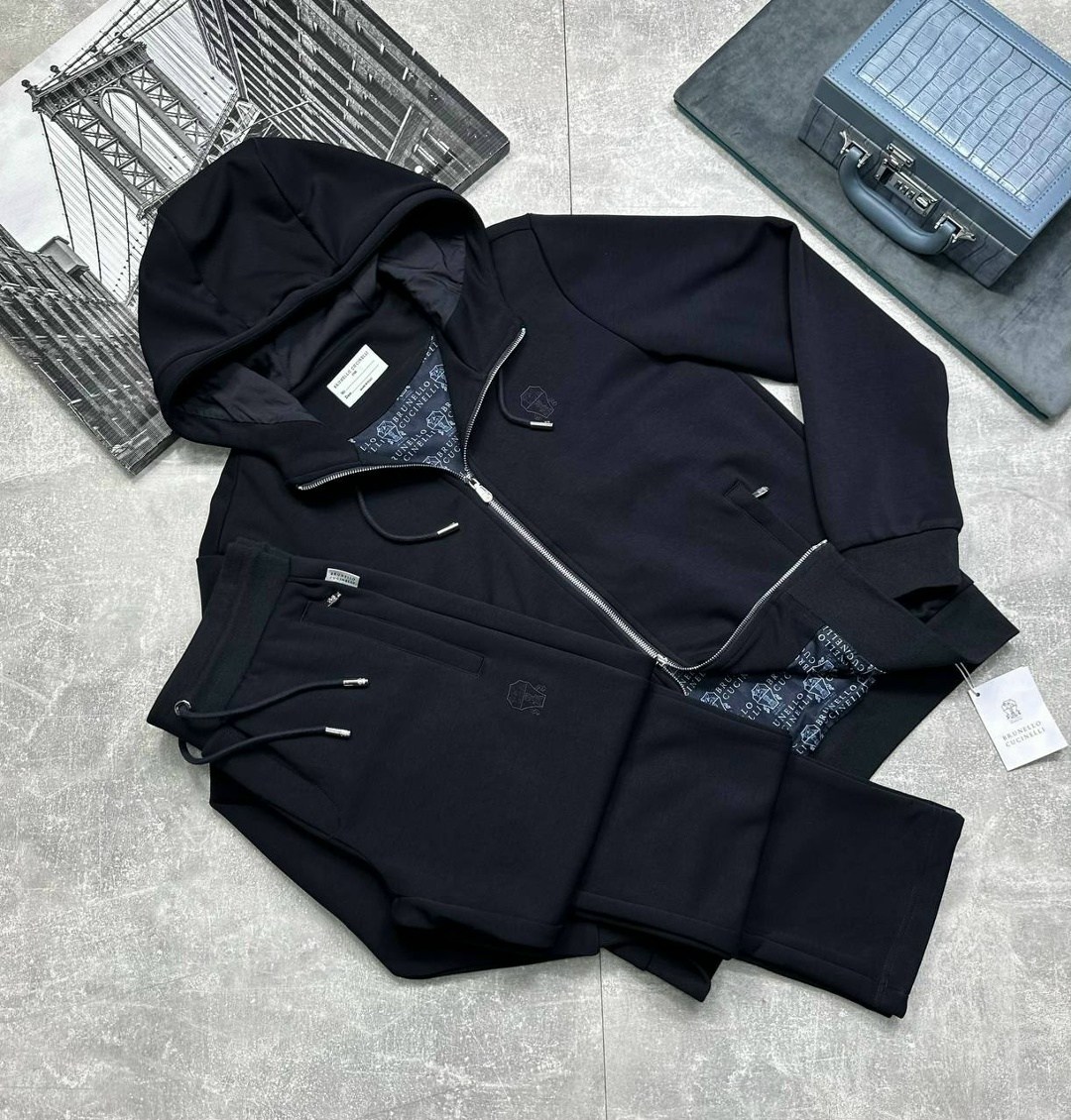 спортивный костюм brunello cucinelli,спортивный костюм armani,мужской спортивный костюм,спортивный костюм