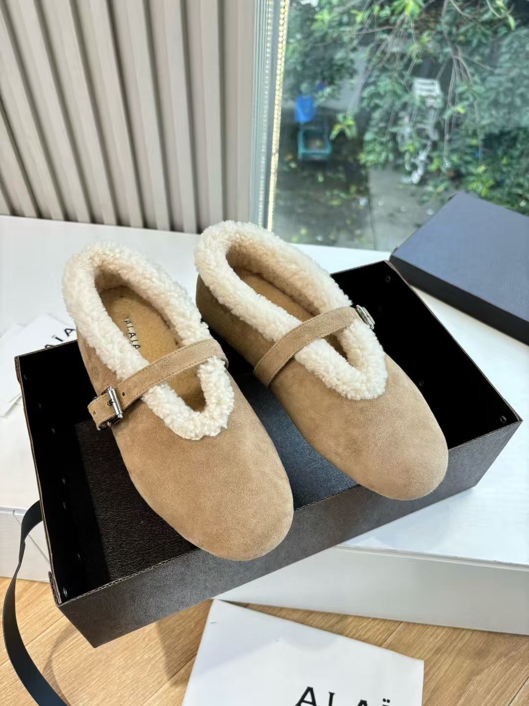 ,угги женские,меховая ,тапочки модные,угги тапки