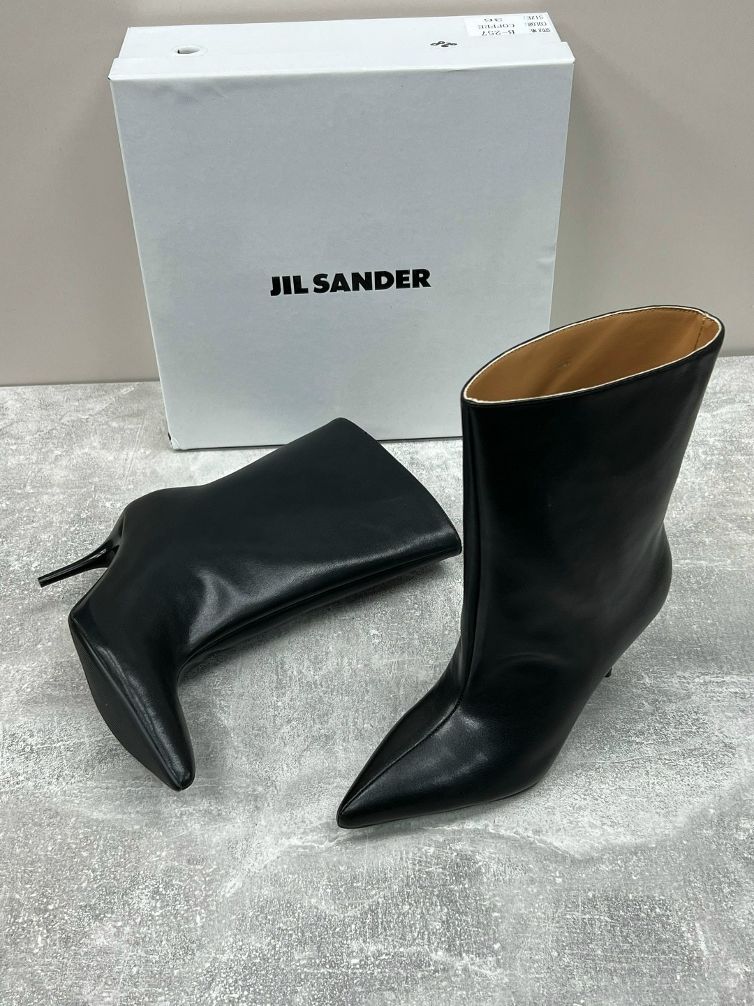 ,сапоги balenciaga,ботильоны женские,модные сапоги,кожаные ботильоны