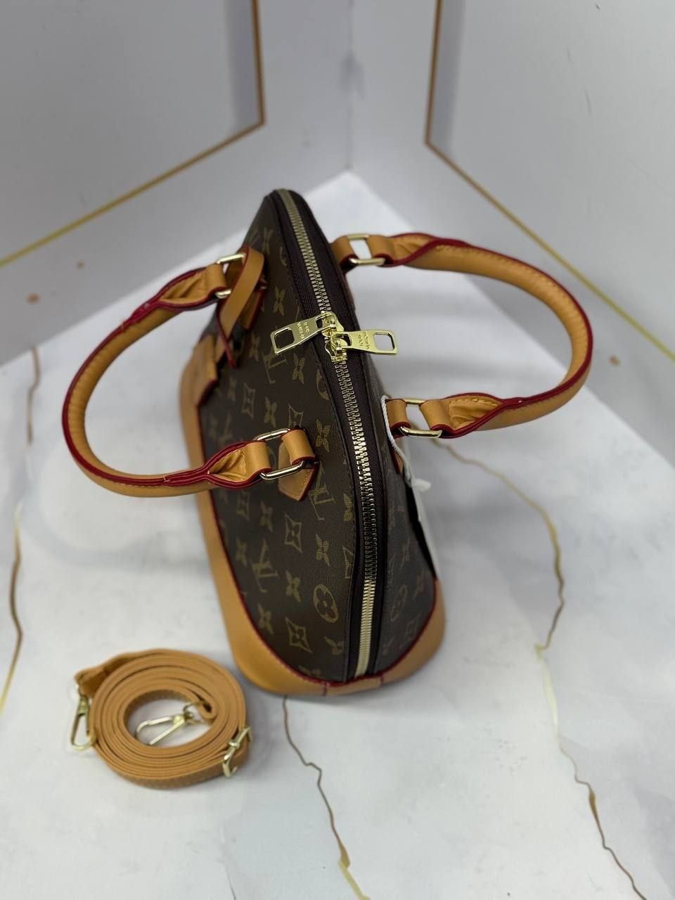 женская сумка louis vuitton alma bb коричневая,louis vuitton сумка,сумка louis vuitton женская,сумка луи виттон,сумка луи виттон черная женская