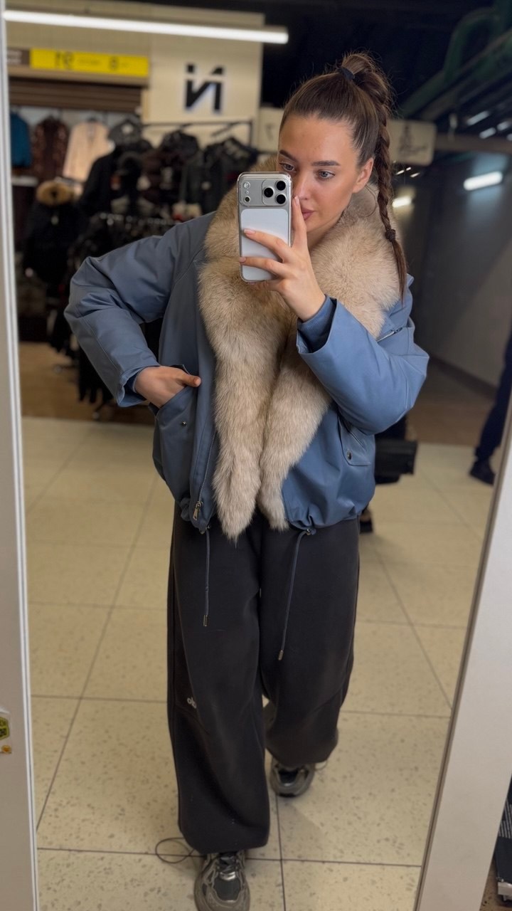 max mara женский синий пуховик с мехом,женский синий пуховик с натуральным мехом max mara,пуховики с натуральным мехом,пуховик с мехом,пуховик женский