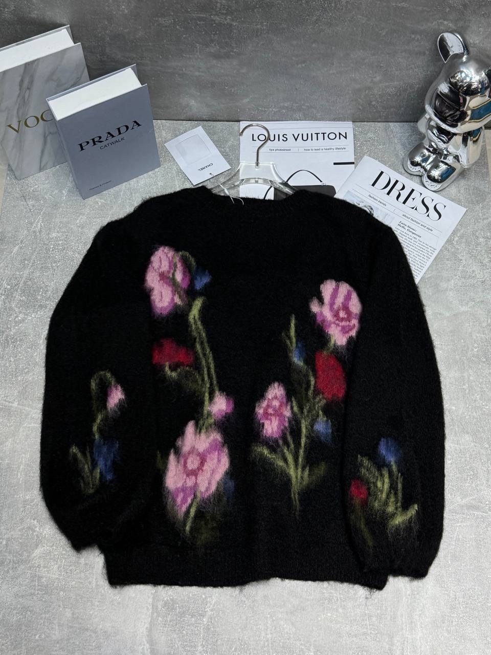 джемпер с розами,джемпер с цветами,джемпер с вышивкой,джемпер с цветочным узором la doublej,дольче габбана джемпера