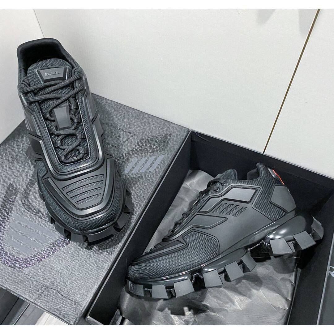 мужские кроссовки prada,кроссовки prada,кроссовки prada cloudbust thunder prada,кроссовки cloudbust thunder на толстой подошве prada черный,женские массивные кроссовки prada cloudbust thunder