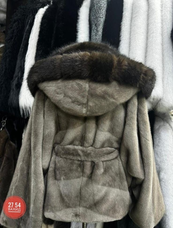 шубка из меха европейской норки с капюшоном из меха куницы,норковая шуба,шубка из меха норки с английским воротником,шубка,шуба