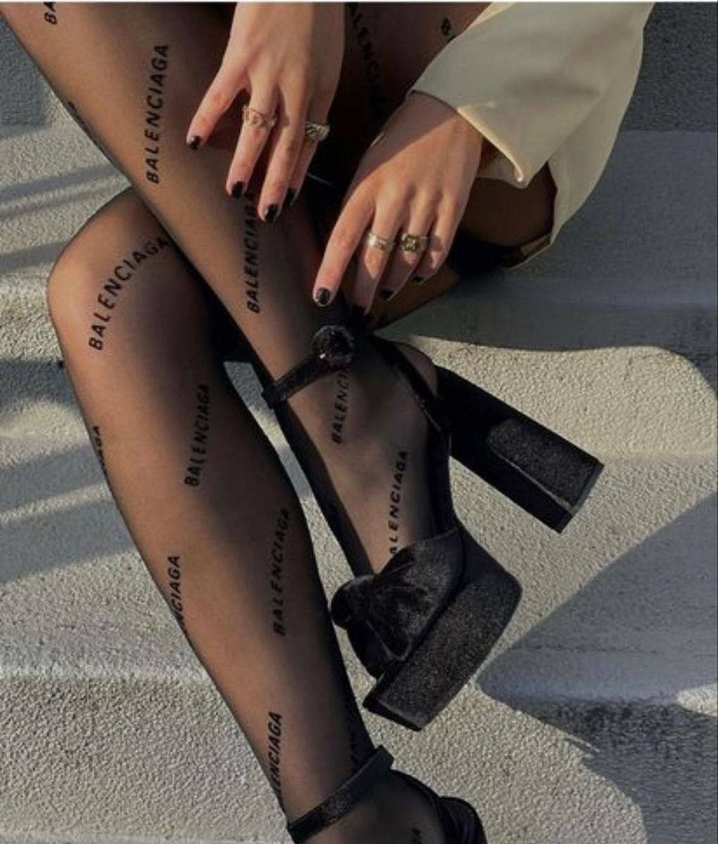 колготки баленсиага с надписями,баленсиага колготки,колготки модные,колготки balenciaga,колготки женские капроновые с рисунком баленсиага