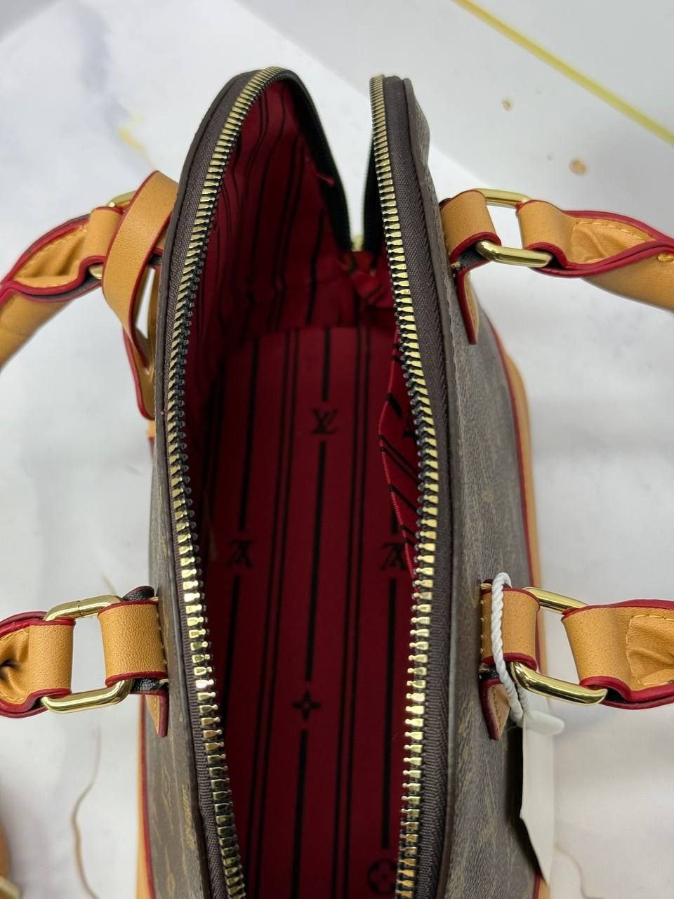 женская сумка louis vuitton alma bb коричневая,louis vuitton сумка,сумка louis vuitton женская,сумка луи виттон,сумка луи виттон черная женская