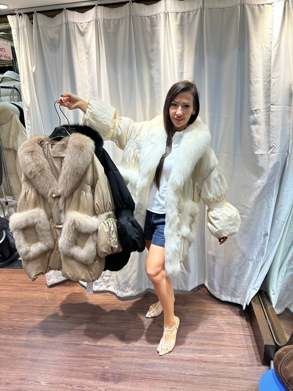 пуховик с натуральным мехом,куртка с натуральным мехом,меховая куртка,меховое пальто,женская шуба