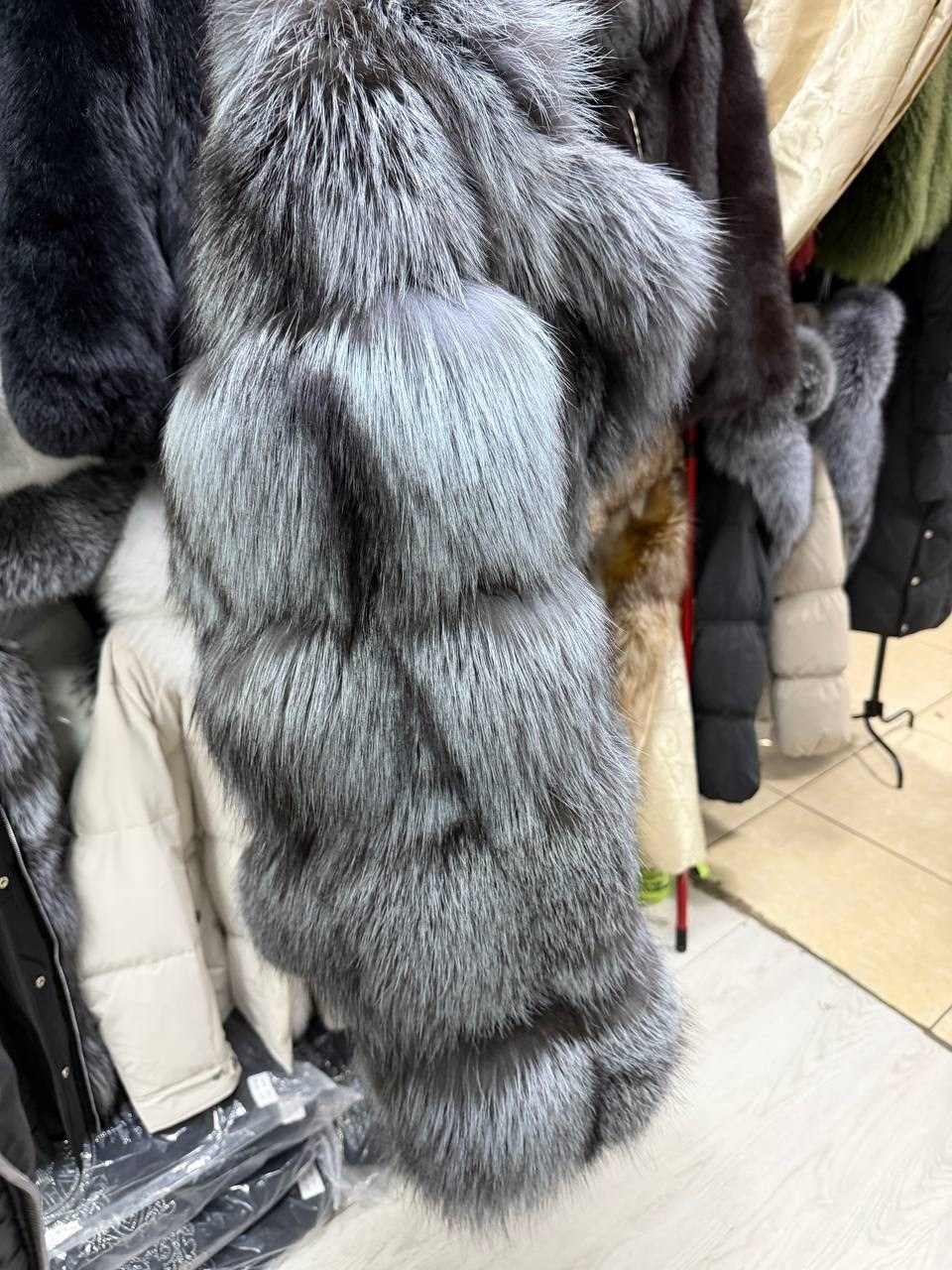шуба из чернобурки,шуба из чернобурой лисы,шуба чернобурка,женская шуба из натурального меха чернобурки,полушубок из чернобурки