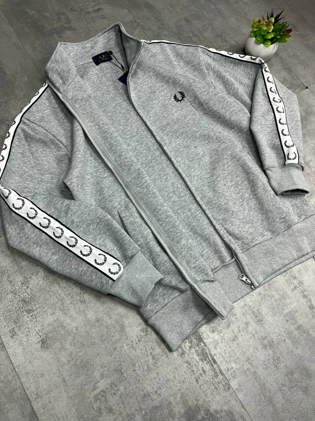 мужская кофта,fred perry олимпийка с лампасами,олимпийка фред перри белая,кофта fred perry,кофта для мужчин