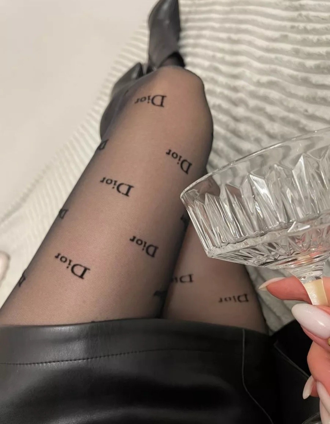 колготки капроновые,колготки женски,колготки капроновые с рисунком,колготки шанель,брендовые колготки