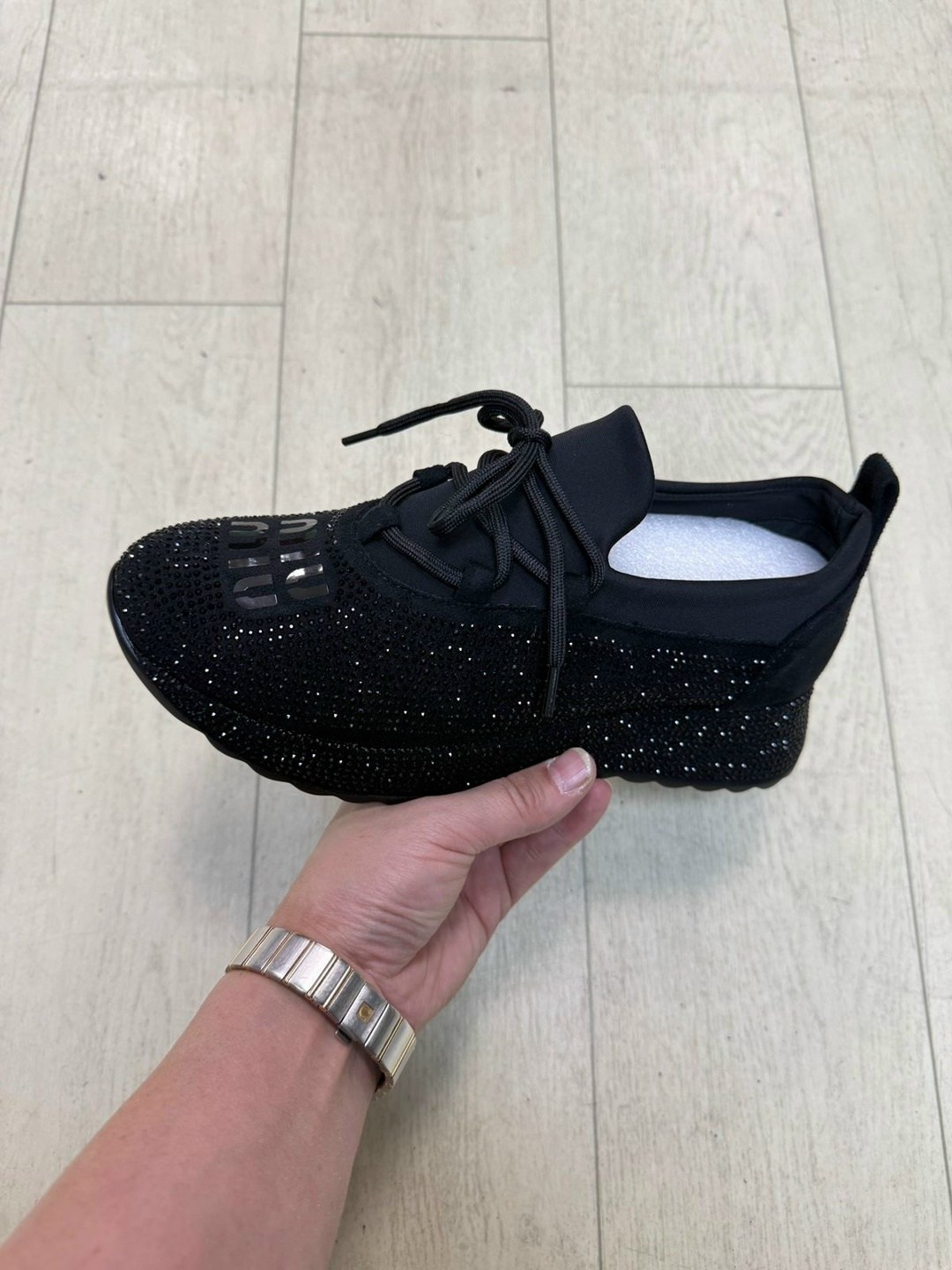 женские кроссовки,кроссовки со стразами,, женская,черные кроссовки