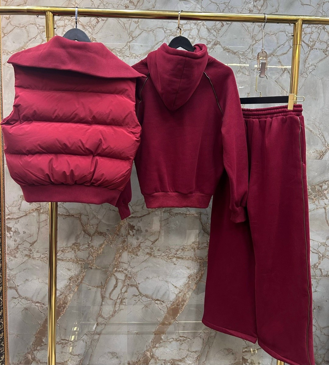 женский бордовый костюм тройка miu miu,костюм тройка женский,бордовый костюм женский,костюм женский на флисе,женский костюм