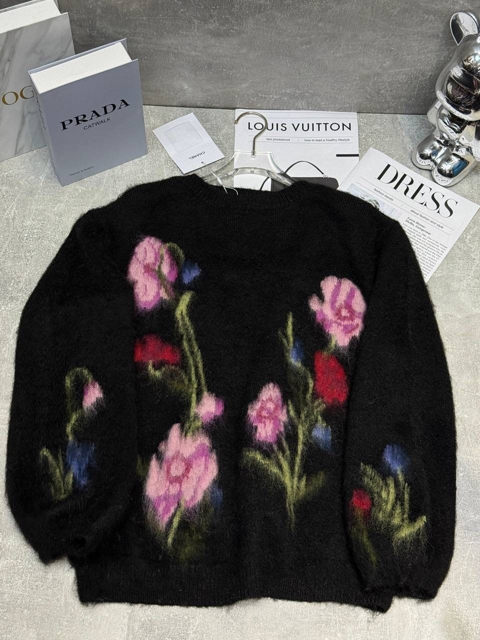 джемпер с розами,джемпер с цветами,джемпер с вышивкой,джемпер с цветочным узором la doublej,дольче габбана джемпера