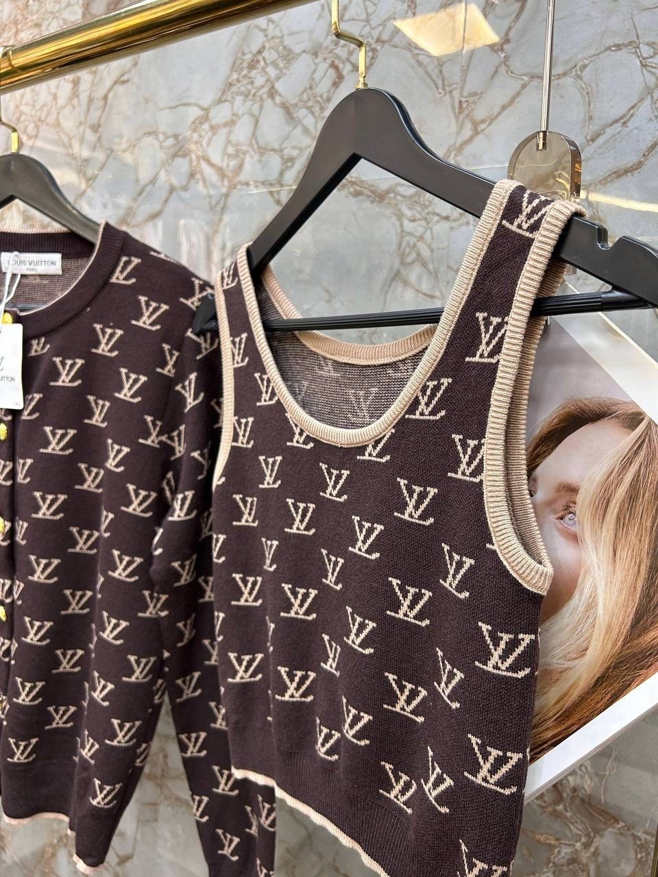 женский серый кардиган louis vuitton,кардиган луи виттон,костюм от луи виттон женские,louis vuitton кардиган,женский кардиган louis vuitton