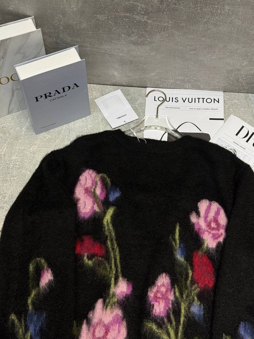 джемпер с розами,джемпер с цветами,джемпер с вышивкой,джемпер с цветочным узором la doublej,дольче габбана джемпера