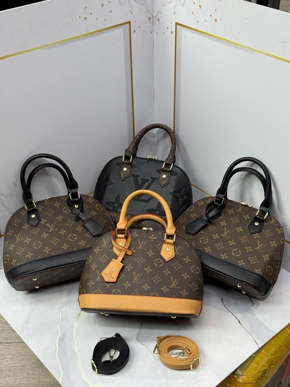 женская сумка louis vuitton alma bb коричневая,louis vuitton сумка,сумка louis vuitton женская,сумка луи виттон,сумка луи виттон черная женская