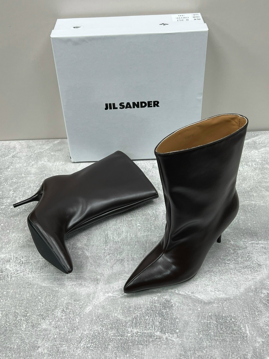 ,сапоги balenciaga,ботильоны женские,модные сапоги,кожаные ботильоны