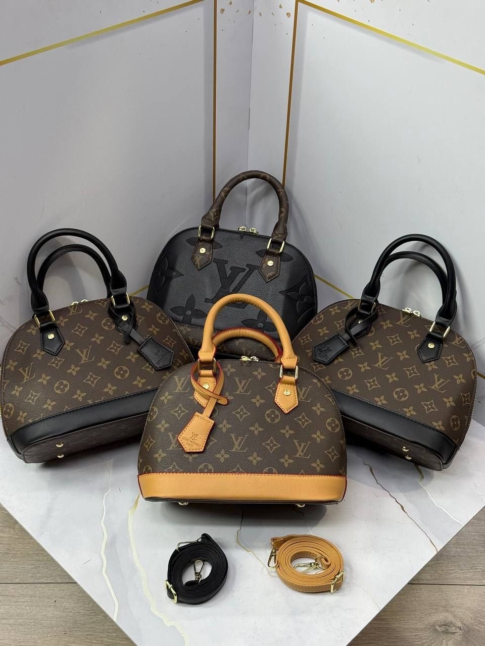 женская сумка louis vuitton alma bb коричневая,louis vuitton сумка,сумка louis vuitton женская,сумка луи виттон,сумка луи виттон черная женская