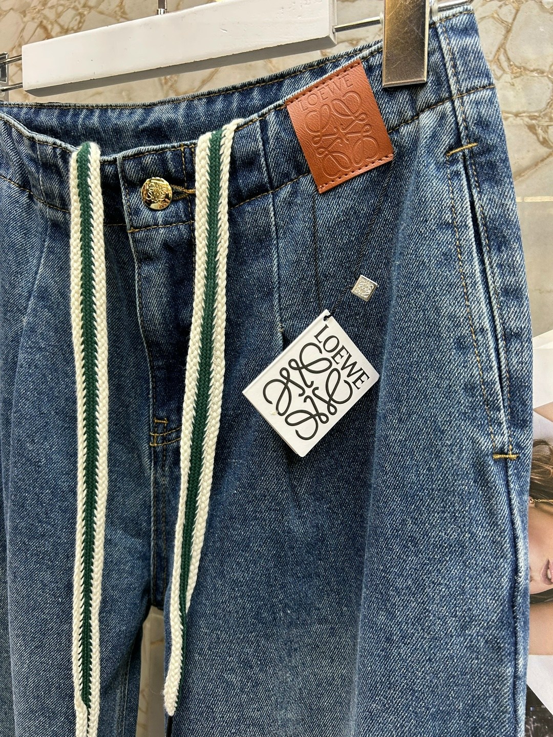 женские джинсы,джинсы,джинсовые брюки,джинсы модные,широкие джинсы