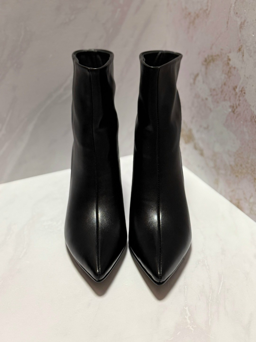 ботильоны женские,кожаные ботильоны zara,кожаные женские ботильоны с острым носком,, женская