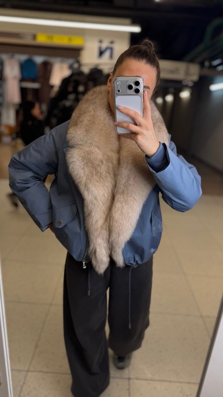 max mara женский синий пуховик с мехом,женский синий пуховик с натуральным мехом max mara,пуховики с натуральным мехом,пуховик с мехом,пуховик женский