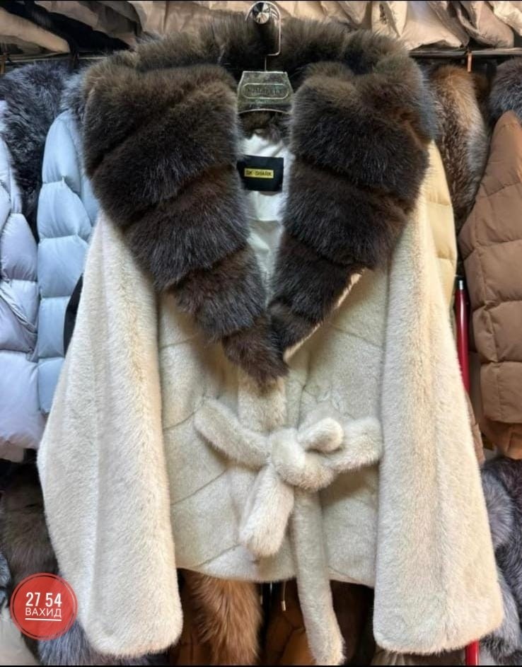 шубка из меха европейской норки с капюшоном из меха куницы,норковая шуба,шубка из меха норки с английским воротником,шубка,шуба