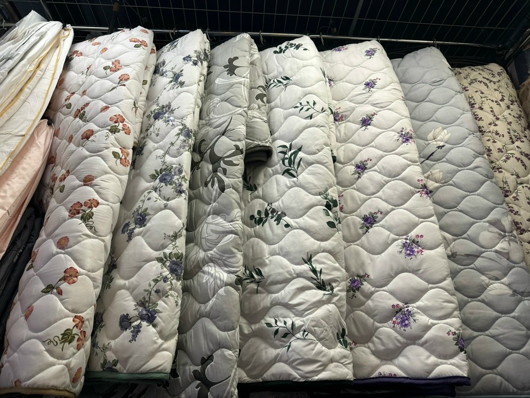 стеганое одеяло,матрас,матрац,покрывала,чехлы для матрасов