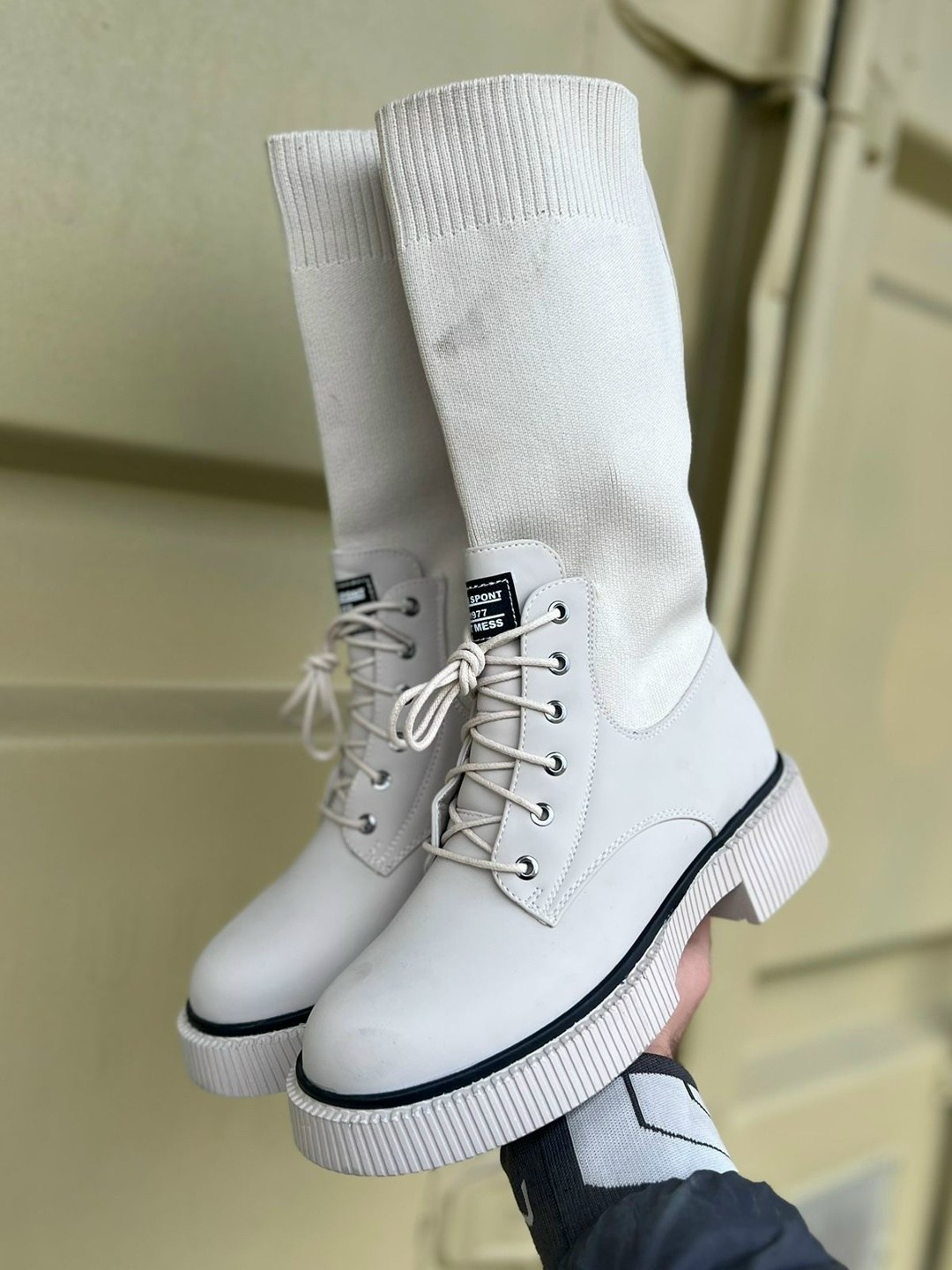 ,ботинки женские,зимняя  женская,модные ботинки,женская