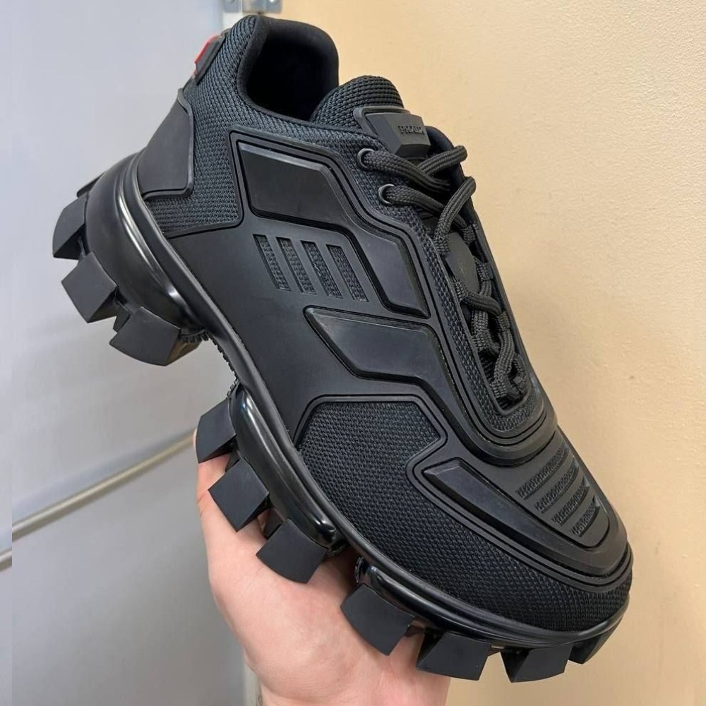 мужские кроссовки prada,кроссовки prada,кроссовки prada cloudbust thunder prada,кроссовки cloudbust thunder на толстой подошве prada черный,женские массивные кроссовки prada cloudbust thunder