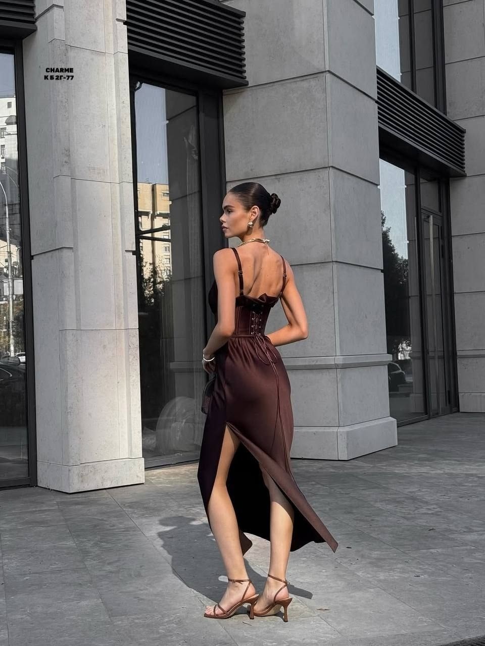 атласное платье,вечерние платья,коричневое вечернее платье,коричневое платье,облегающее атласное платье