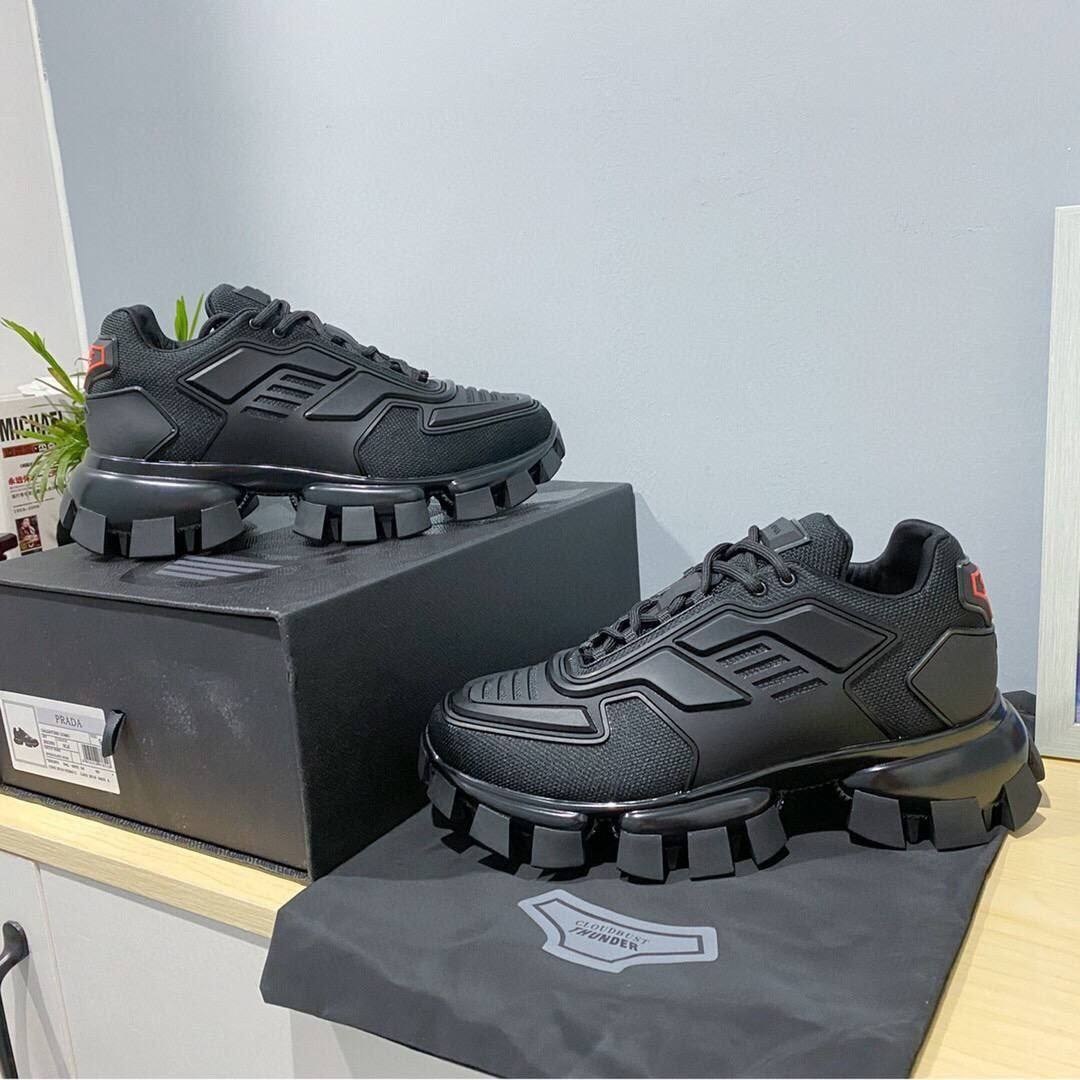 мужские кроссовки prada,кроссовки prada,кроссовки prada cloudbust thunder prada,кроссовки cloudbust thunder на толстой подошве prada черный,женские массивные кроссовки prada cloudbust thunder